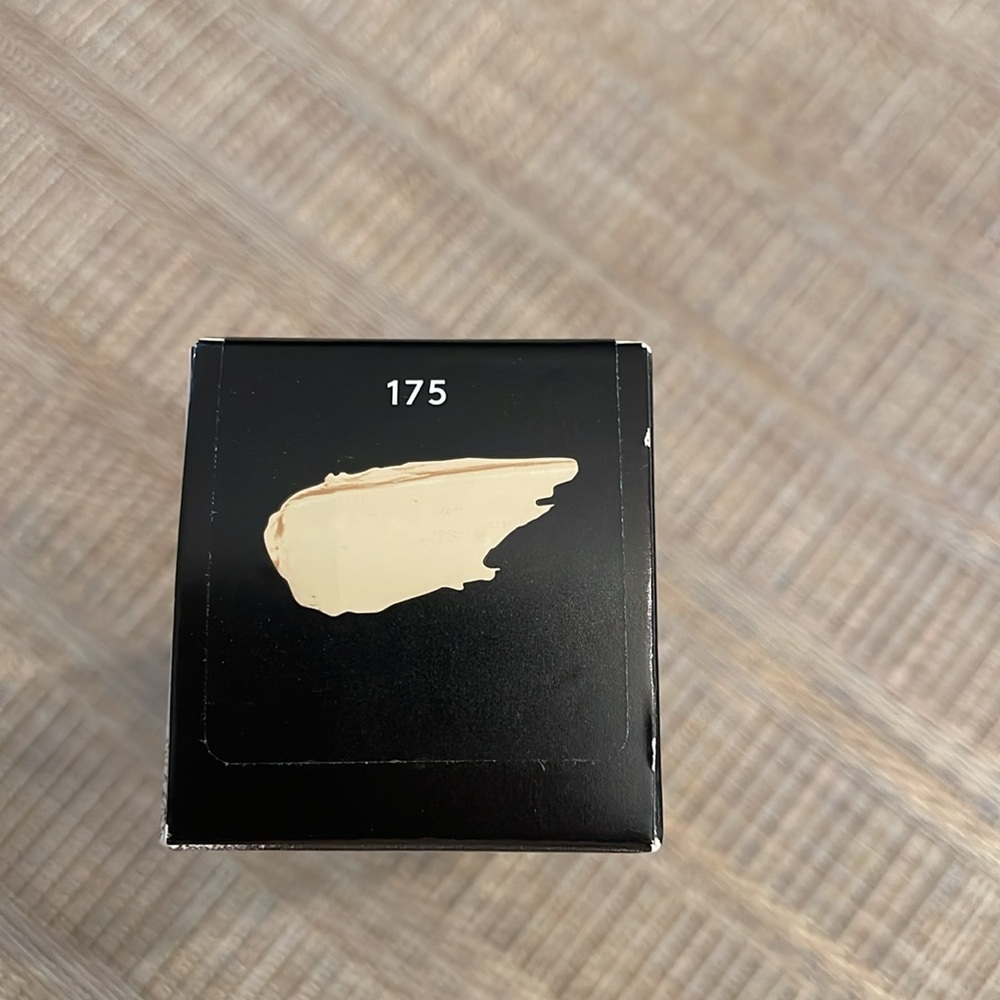 Fenty Beauty - Picture 3 of 5
